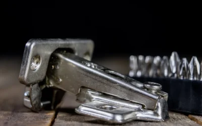 La Importancia de los herrajes en los muebles de cocina y armarios